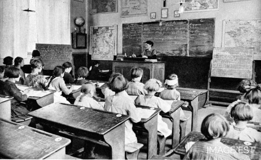 Classe de l'école de filles d'Haucourt-Moulaine