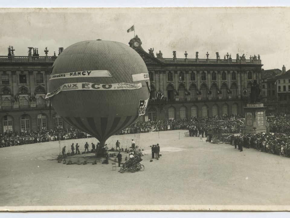 A quelle occasion a eu lieu cette démonstration d'aérostation et en quelle année ?